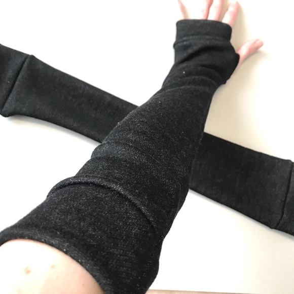 Black Fleece Arm Warmers Winter Gloves Elbow Length Sleeves Soft Made in the USA - Picture 1 of 8